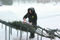 Матвиенко возложила венок на Пискаревском кладбище в память о блокадниках