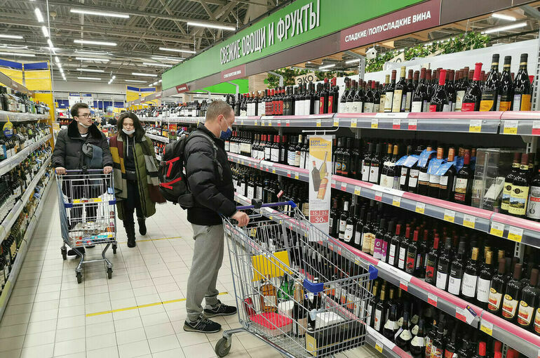 Минсельхоз предложил отменить раздельную выкладку вина в магазинах
