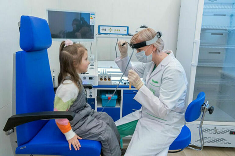 Врачи объяснили, почему дети стали чаще болеть коронавирусом