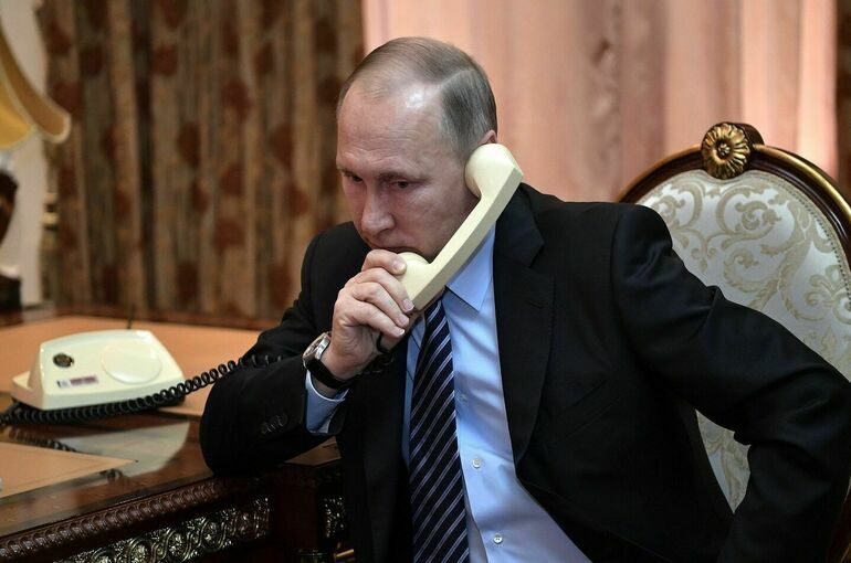 Путин рассказал Макрону о причинах эскалации конфликта в Донбассе