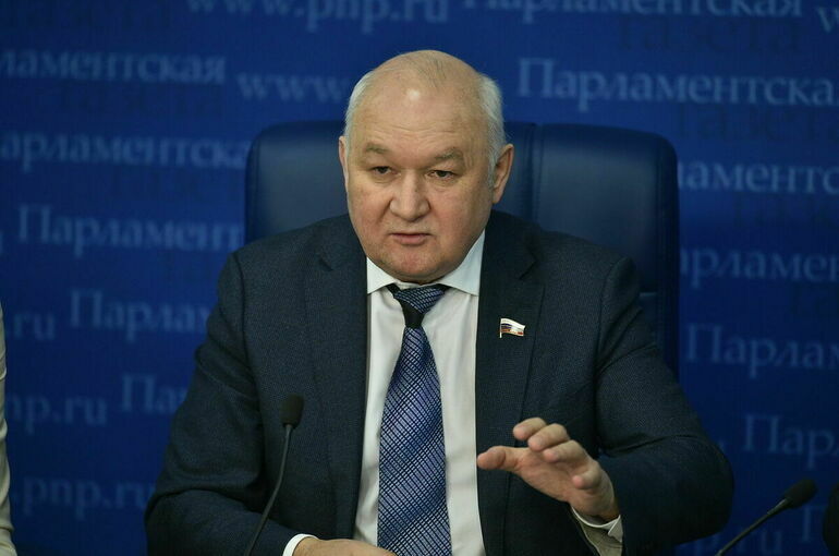 Гильмутдинов рассказал, как будут сохранять родные языки народов России