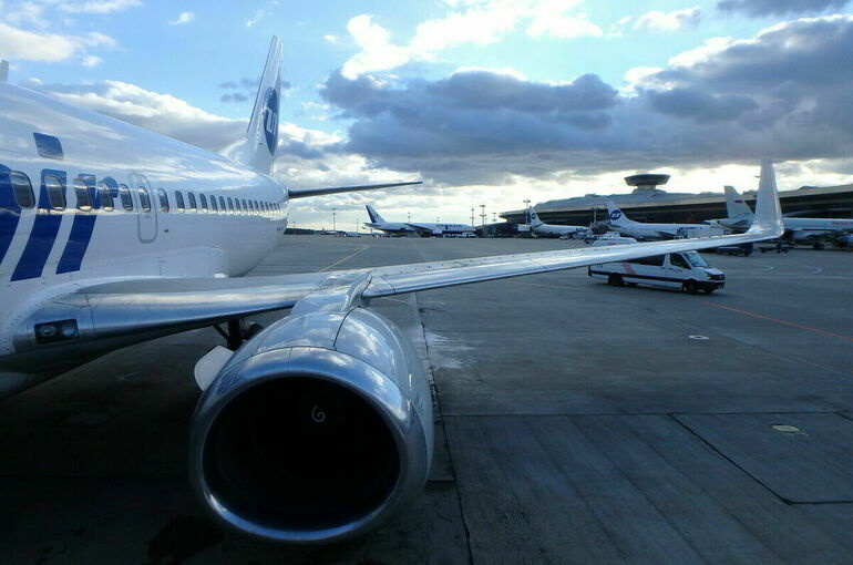 В аэропортах Астрахани и Белгорода приостановили все рейсы