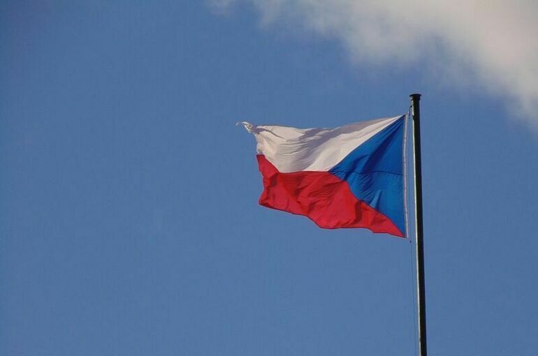 Президент Чехии призвал отключить Россию от международной системы SWIFT