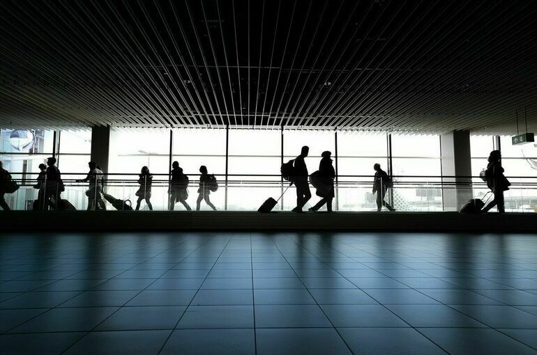 Около 150 тысяч туристов остались в регионах с закрытыми аэропортами