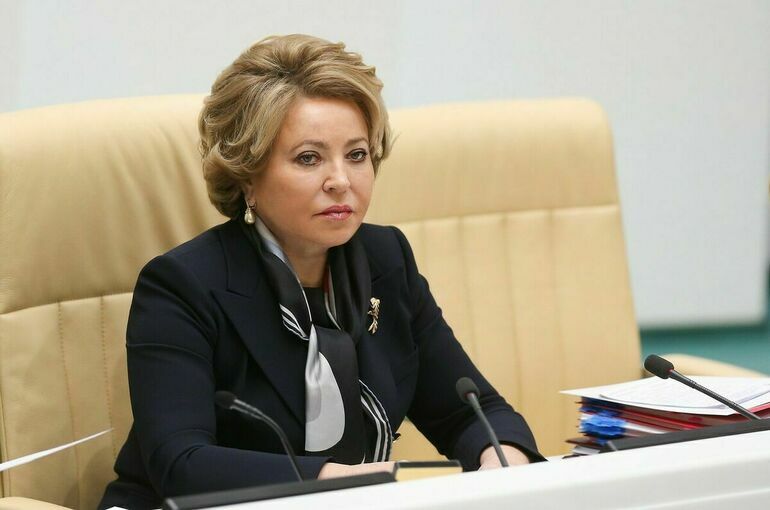 Матвиенко проинформировала президента Таджикистана о ситуации на Украине