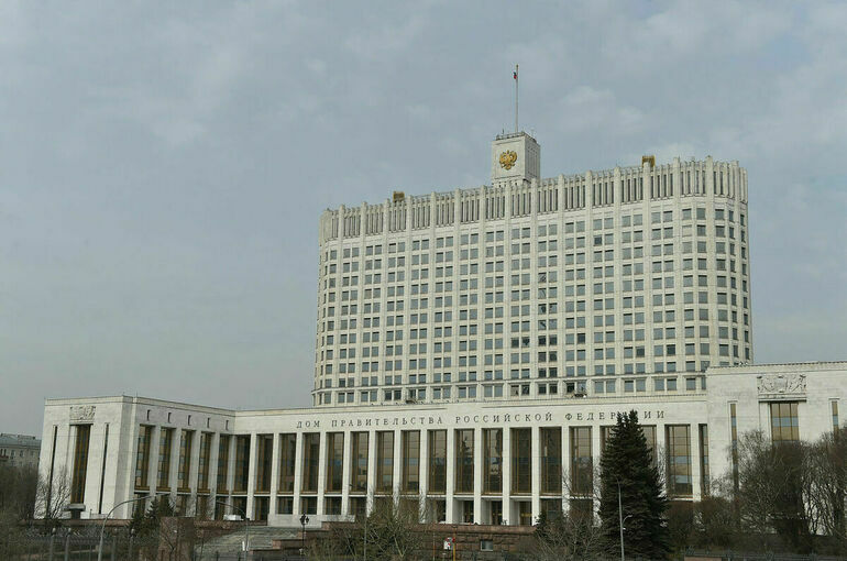 Кабмин выделит триллион рублей на покупку акций российских компаний 