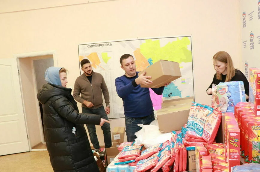 Крымчане собирают гуманитарную помощь для беженцев из Донбасса