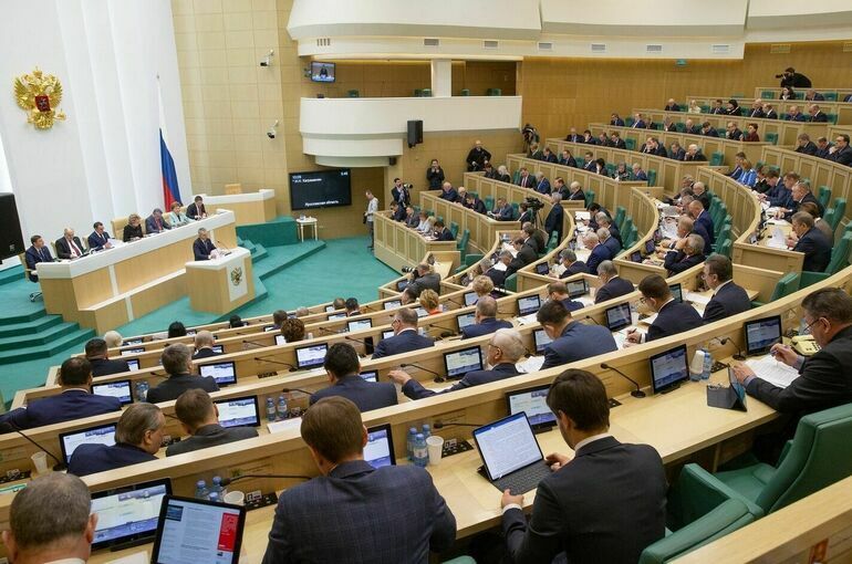 Совет Федерации рассмотрит закон об уголовной ответственности за фейки о военных