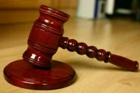Размер компенсации на услуги адвоката истца предложили определять суду