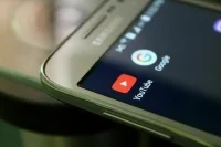 Samsung приостанавливает поставки телефонов и чипов в Россию