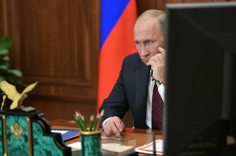 Путин обсудил с Шольцем обстановку на Украине