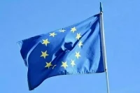 Макрон заявил о готовности ЕС ввести &laquo;массивные санкции&raquo; в отношении России