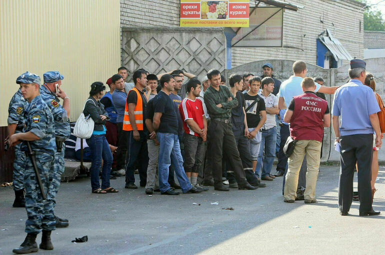 Гражданам Узбекистана, пребывающим в Россию, установили антиковидные требования