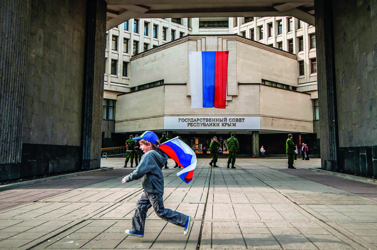 Восемь законов, кото­рые изменили Крым