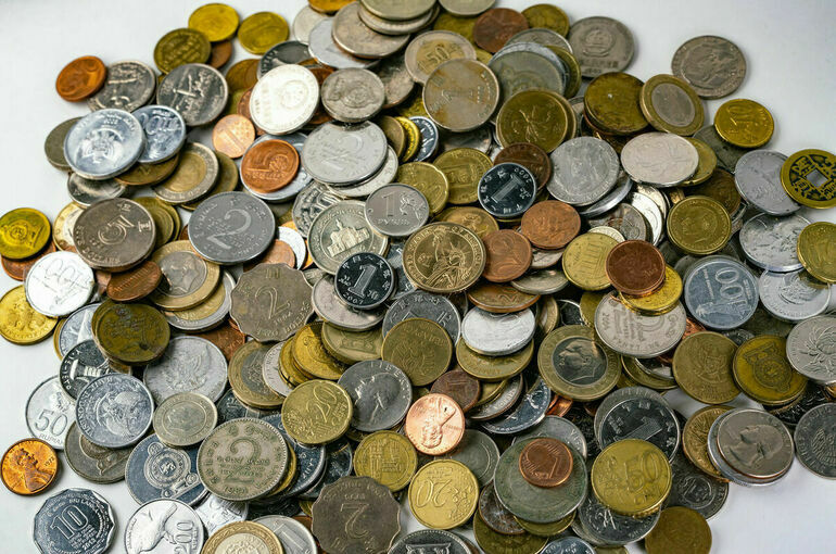 Минфин выплатил купоны по госдолгу в валюте