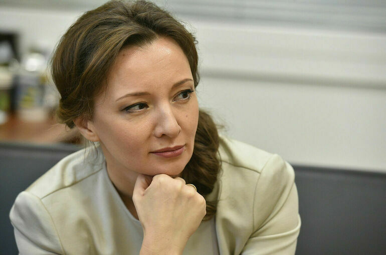 Кузнецова призвала развивать офлайн-досуг для детей