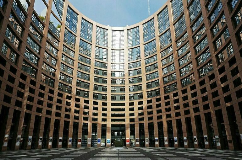 Дипломатам РФ запретили вход в здания Европарламента в Брюсселе и Страсбурге