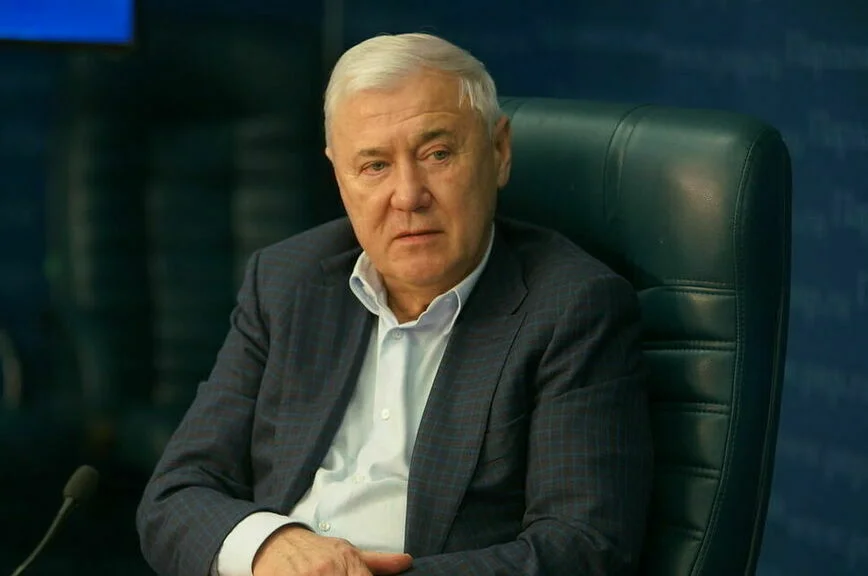 Анатолий Аксаков