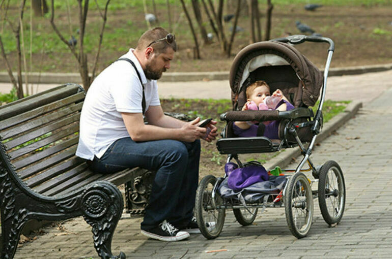 Мужчин и женщин хотят уровнять в праве на получение алиментов