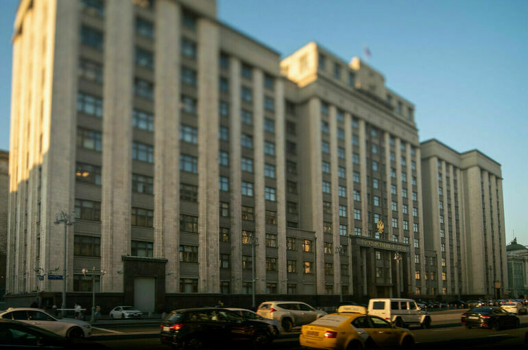 Комитет Думы предложил начать парламентское расследование по биолабораториям Украины