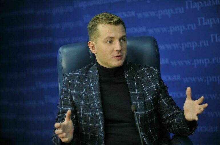 Комитет Думы собирает предложения по актуализации закона о молодежной политике 