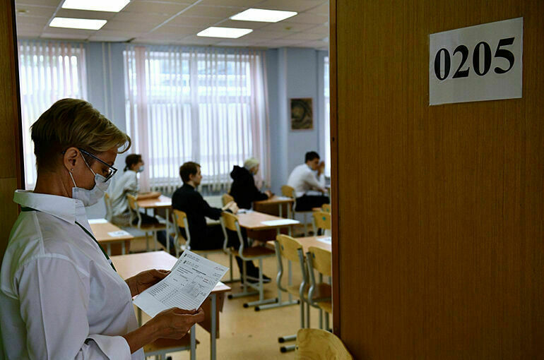 Минпросвещения предложило допустить школьников Донбасса до экзаменов в России