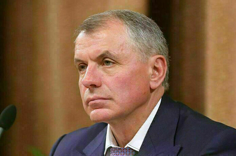 Крымские депутаты привезли гуманитарную помощь в Донбасс