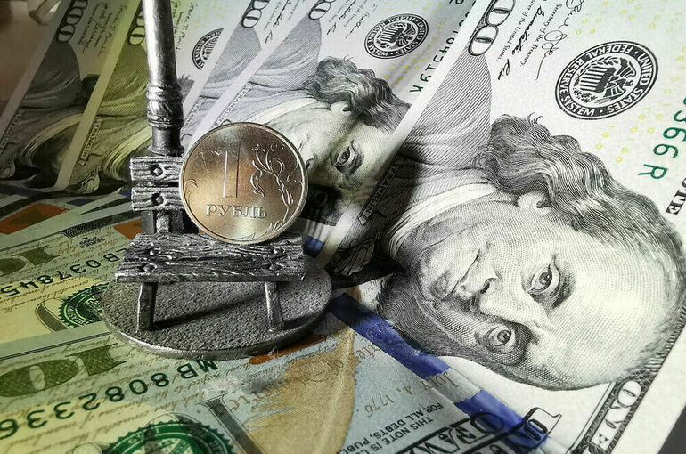 Курс доллара на Мосбирже опустился ниже 88 рублей