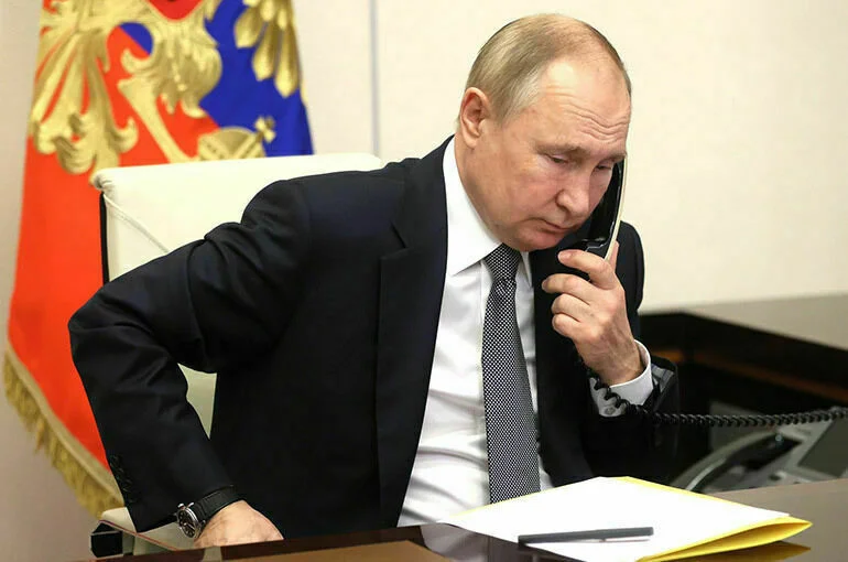 Путин обсудил с Алиевым и Пашиняном ситуацию в Карабахе