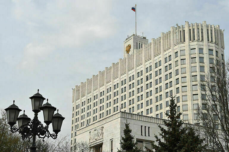Правительство поддержало поправки о наказании за исполнение санкций в России