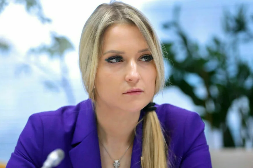 Яна Лантратова 
