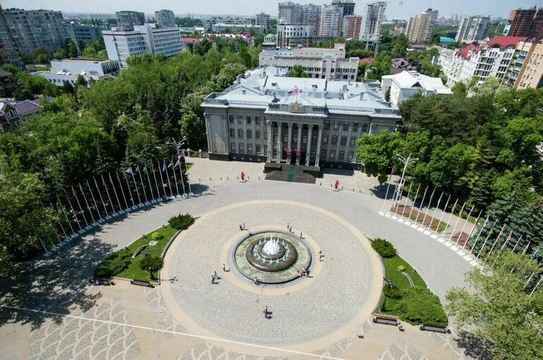 Кубанские парламентарии будут перечислять в помощь ДНР и ЛНР свой однодневный заработок