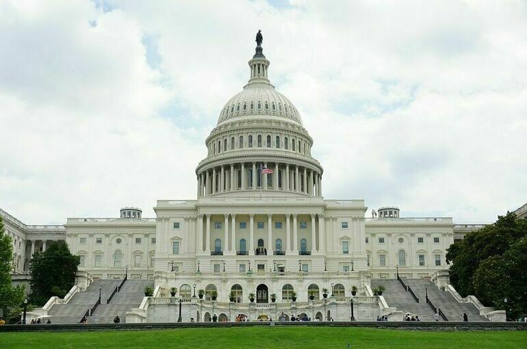 Сенат США одобрил законопроект о ленд-лизе для Украины