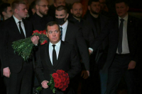 Медведев посетил церемонию прощания с Жириновским