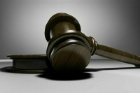 Совет Федерации одобрил закон о требованиях к внешнему виду помощников судей