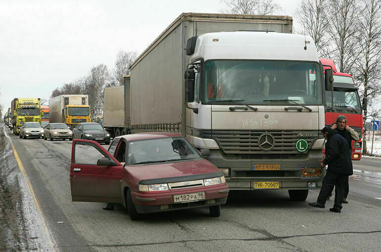 Автоэксперт объяснил идею разрешить водителям в Москве уезжать с места ДТП