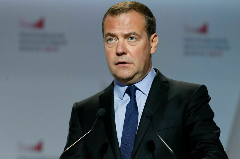 Медведев объяснил, что означает вступление Швеции и Финляндии в НАТО