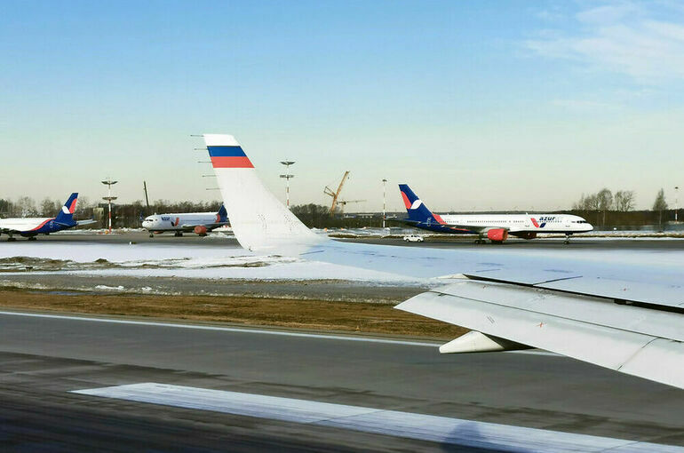 Ограничения на полеты в ряд российских аэропортов продлили до 25 апреля  