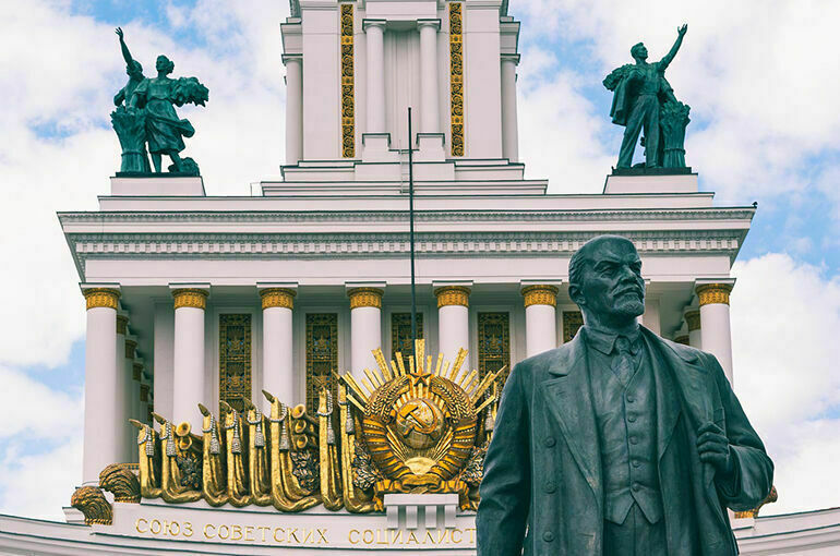 Комитет Госдумы предложил в мае рассмотреть проект о праздновании столетия СССР