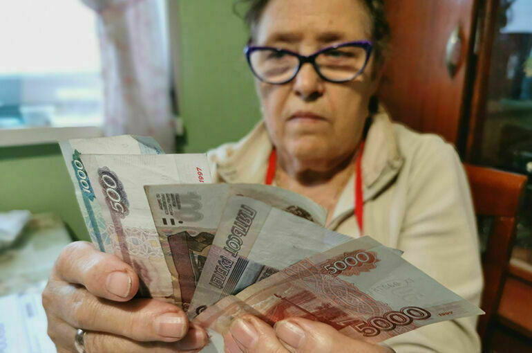 Путин поручил Правительству подготовить параметры повышения соцвыплат, пенсий и зарплат