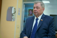 Артамонов проинспектировал строительство школы, больницы и детсада в Кисловодске