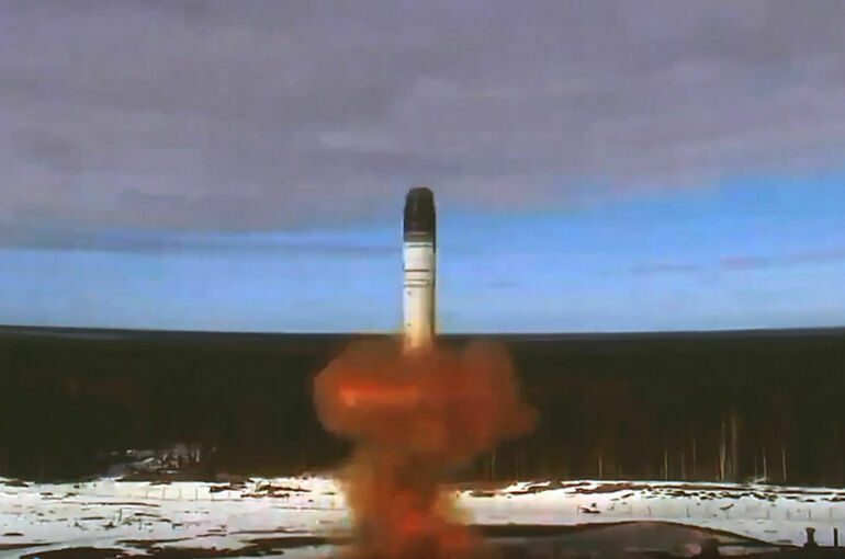 Минобороны РФ сообщило об успешном пуске баллистической ракеты «Сармат»