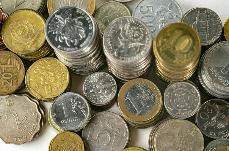 Курс евро на Мосбирже опустился ниже 81 рубля