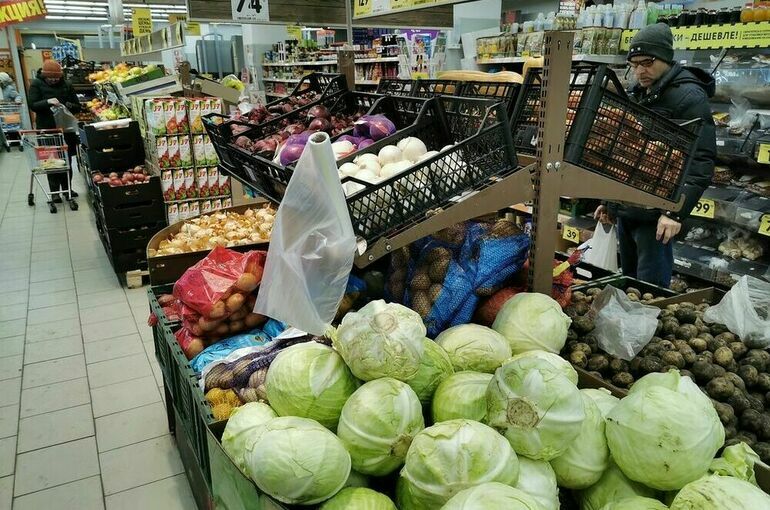 Матвейчев предложил закрывать продуктовые гипермаркеты по воскресеньям