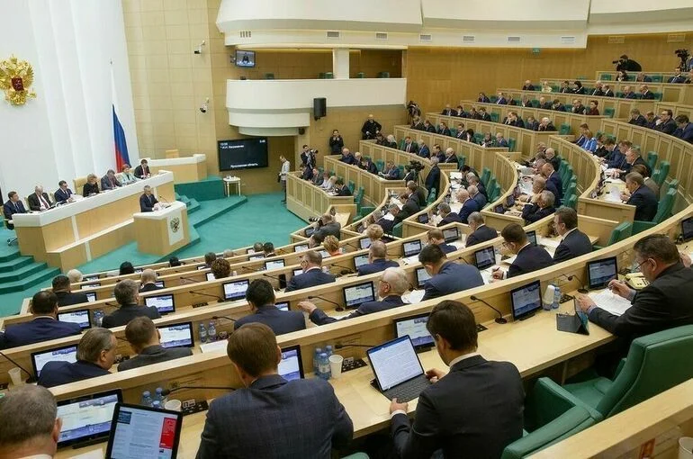 В СовФеде обсудят ответные меры визового характера