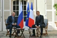 Путин поздравил Макрона с победой на президентских выборах