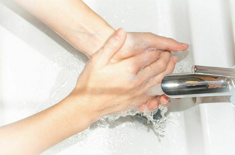 Дерматолог дал советы по мытью рук