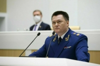 Краснов предложил ввести ответственность за демонстрирование экстремистской символики