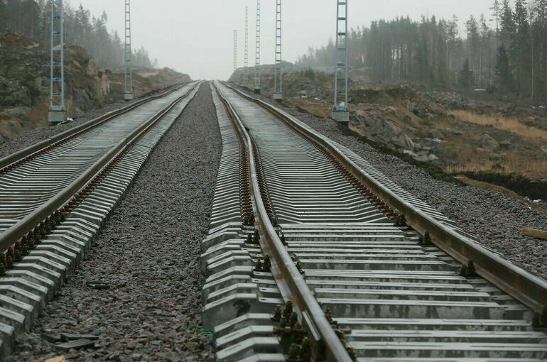 Возведение российской части первого ж/д моста через Амур завершено