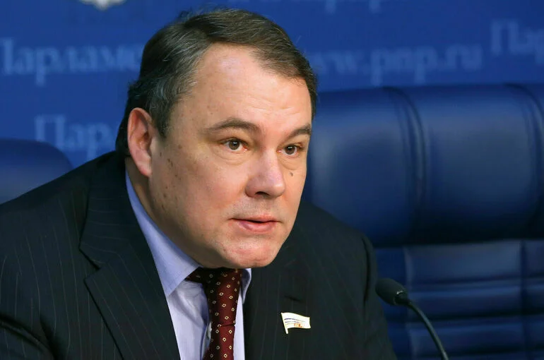 Толстой предложил увековечить память погибших в спецоперации военных